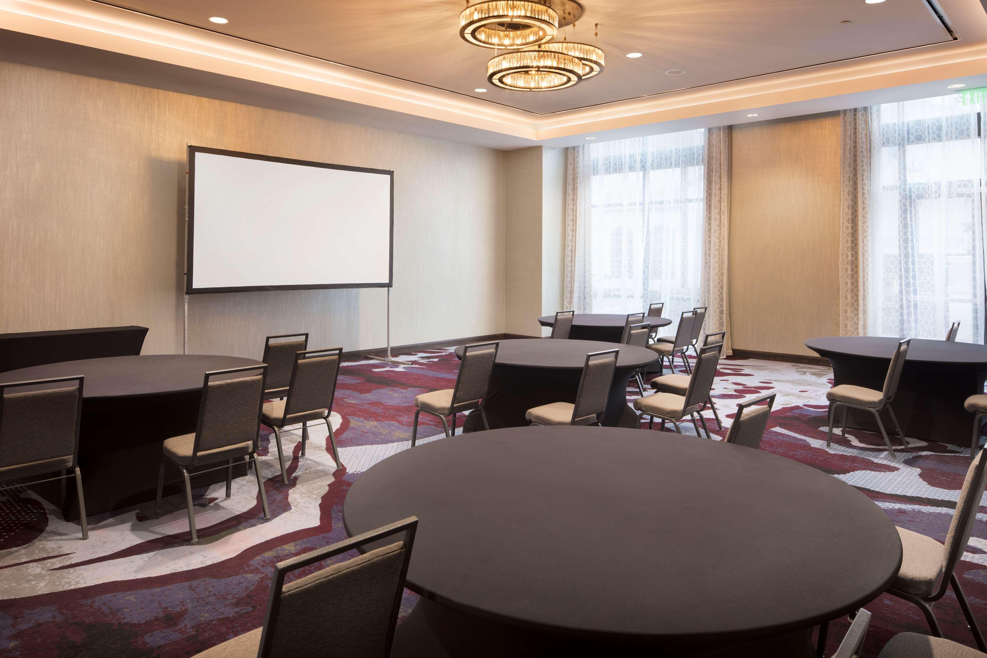 Embassy Suites Amarillo Downtown Extérieur photo
